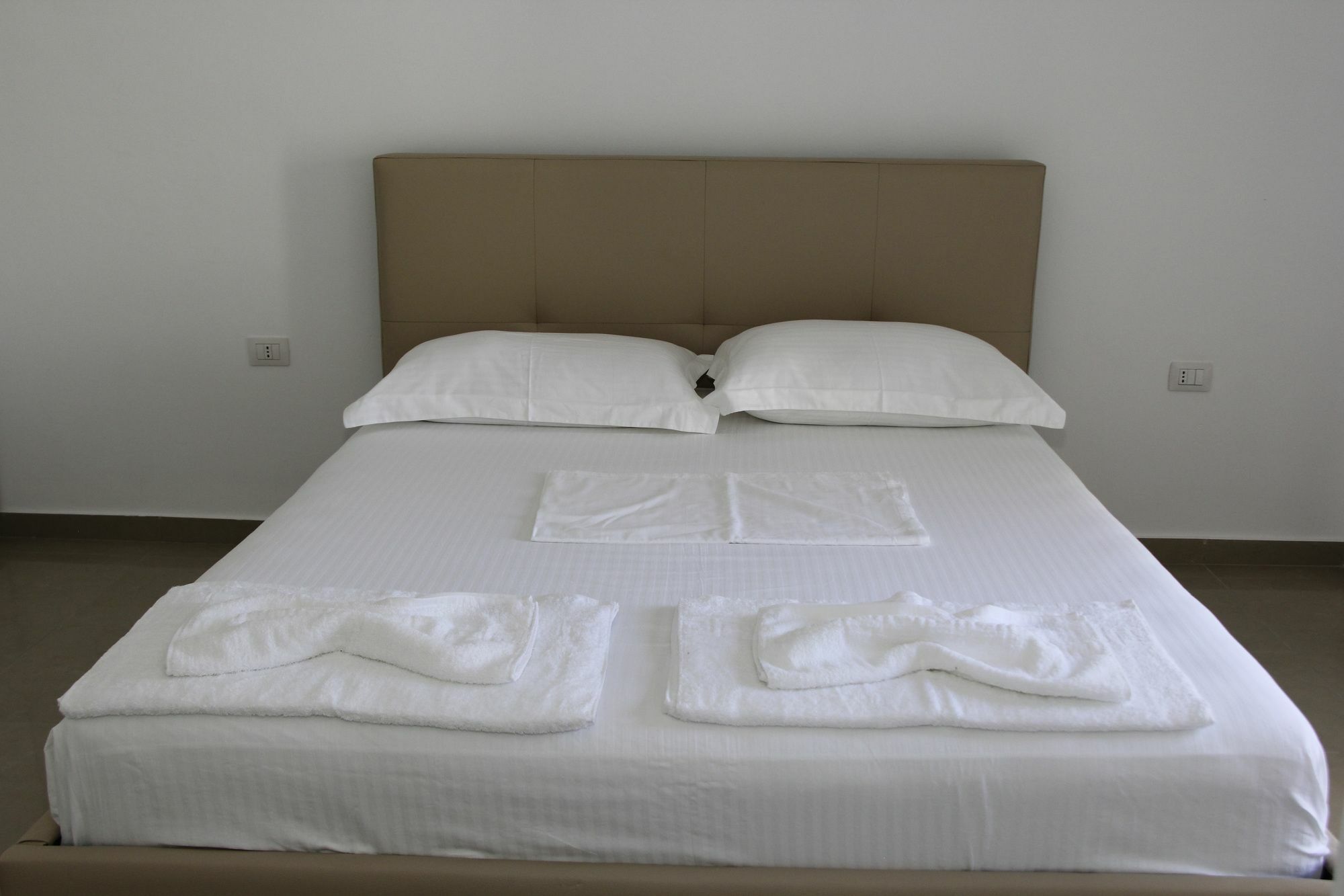 Andy Apartments Saranda Kültér fotó